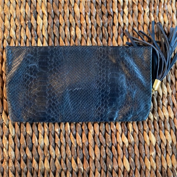 Carrie Dunham clutch - Picture 2 of 3